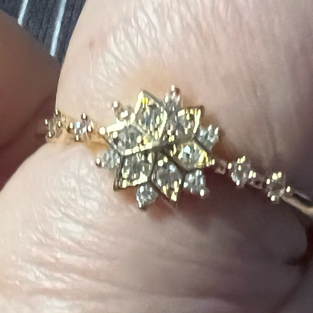 🆕️ ❄Snowflake crystal flower ring